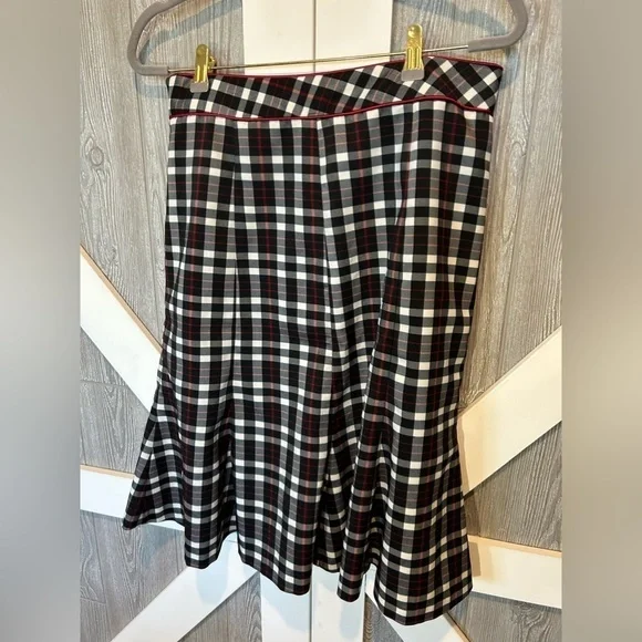 Bag148. Sz 6, length 25, black red and white plaid skirt - Picture 3 of 3